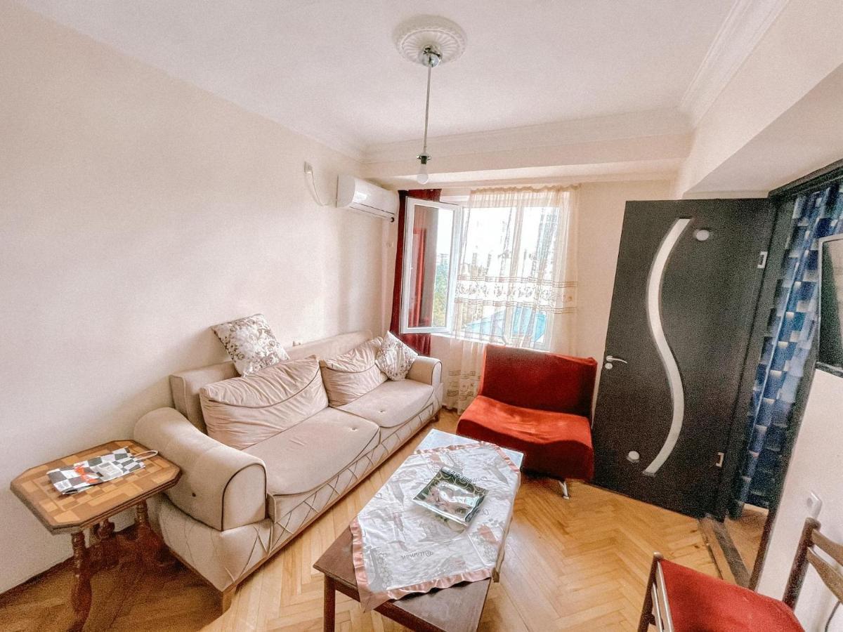 Naira Apartment 巴统 外观 照片