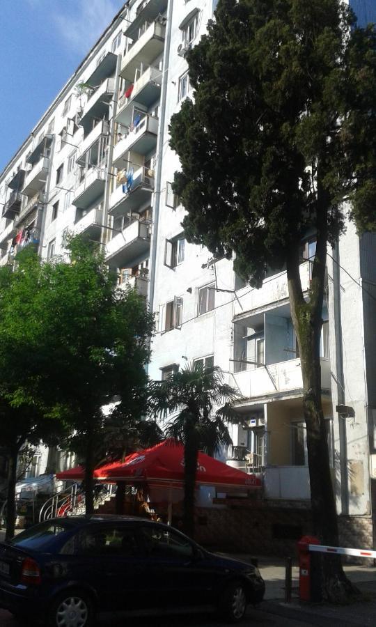 Naira Apartment 巴统 外观 照片