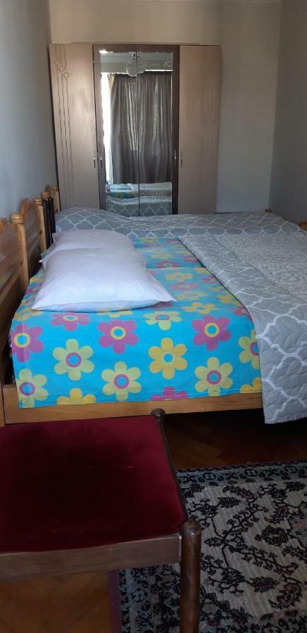 Naira Apartment 巴统 外观 照片