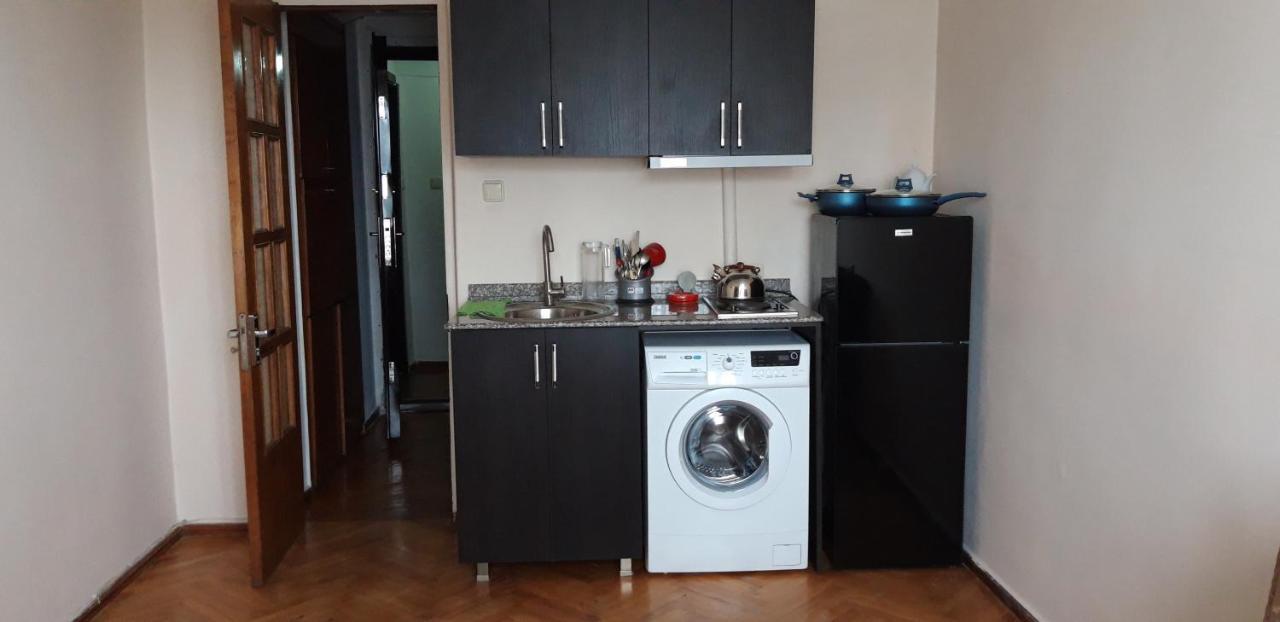 Naira Apartment 巴统 外观 照片