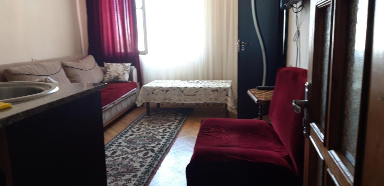 Naira Apartment 巴统 外观 照片